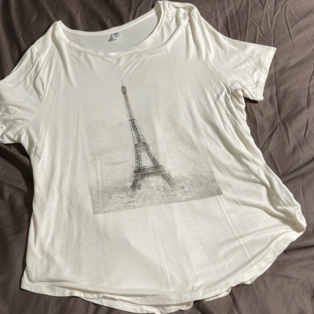 Gorgeous Eiffel Tower shirt XL